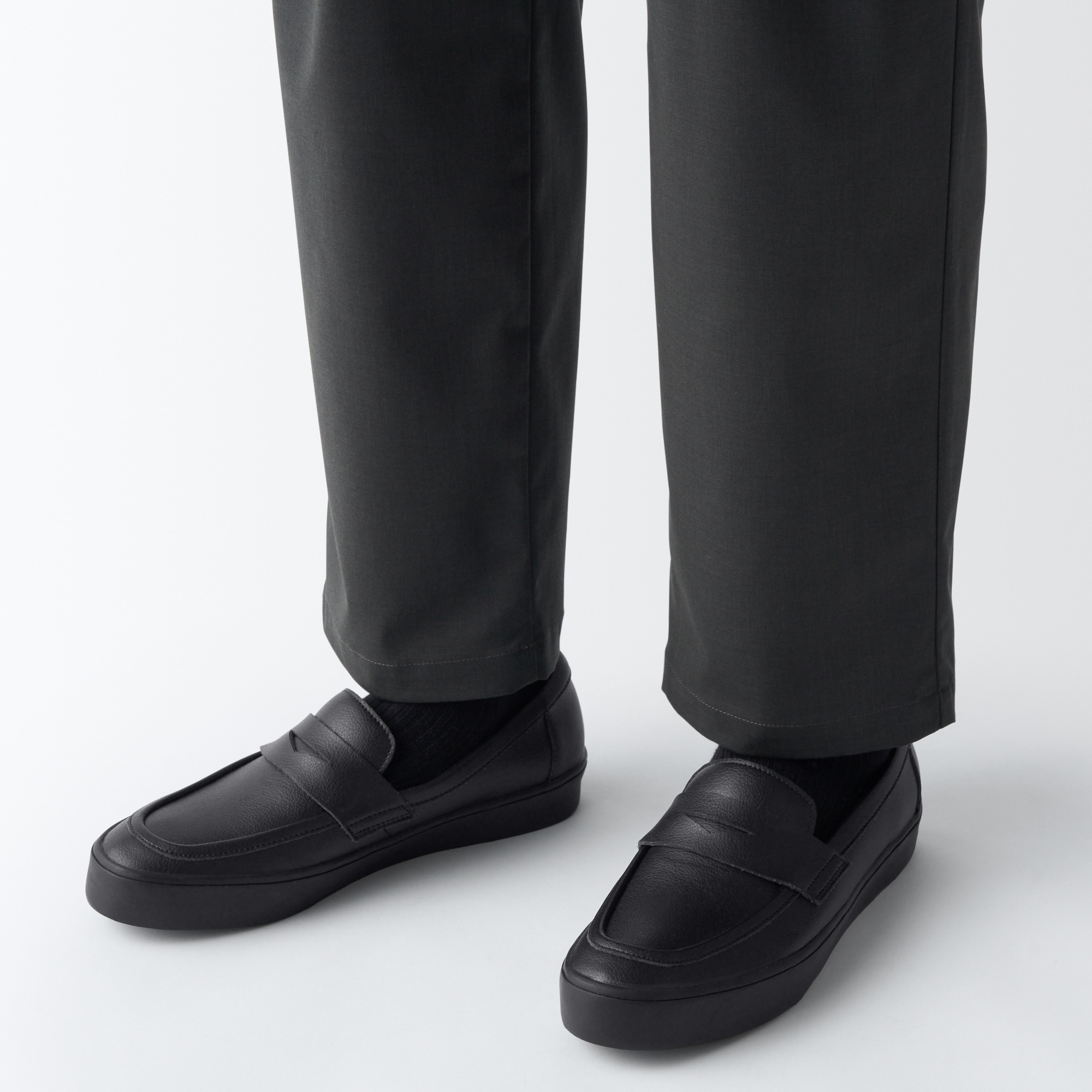 紳士　疲れにくい　革の端材を再利用した　ローファー