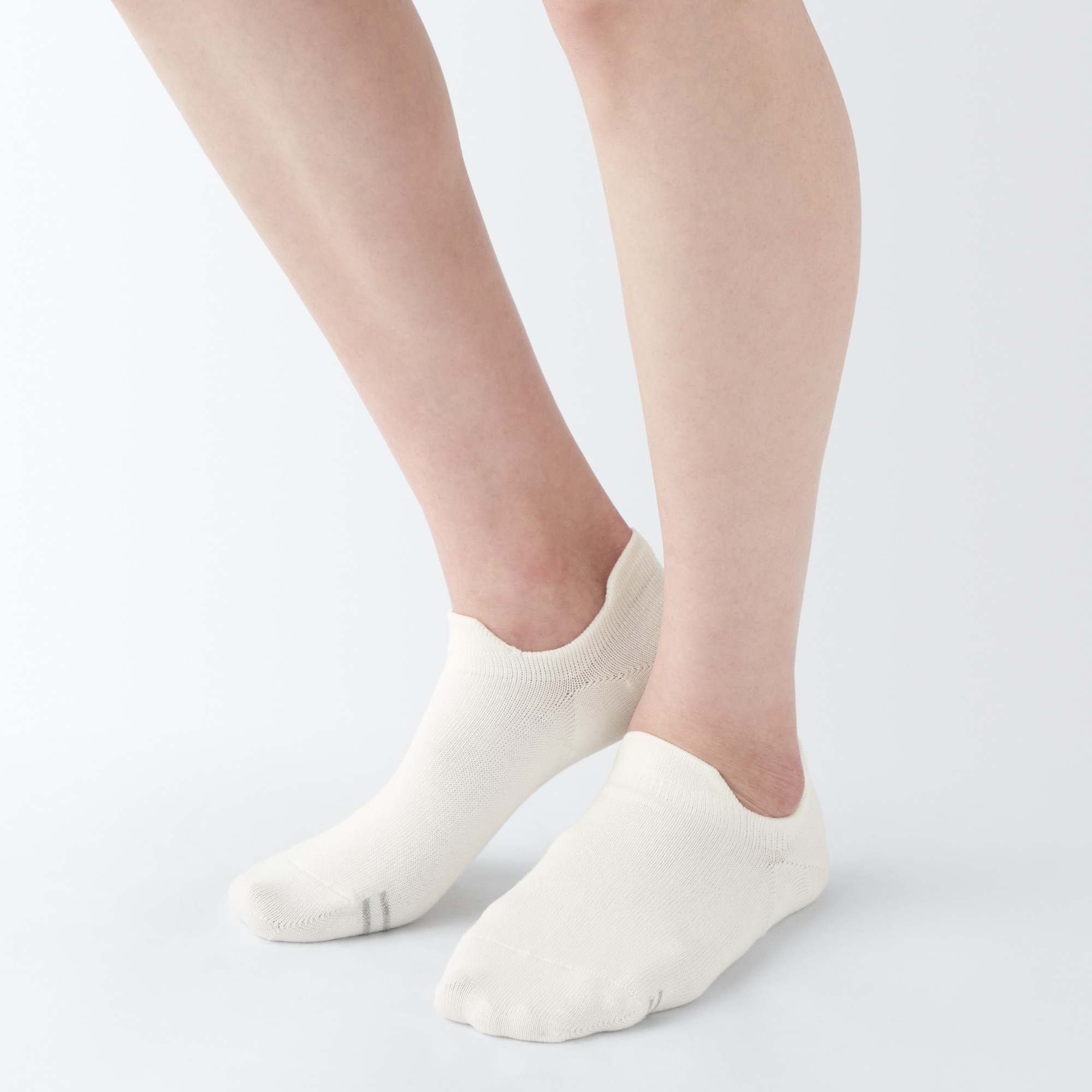 婦人　足なり直角　前後つまみ付き　浅履きスニーカーイン