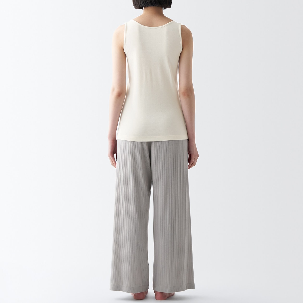 婦人　無染色前開きカップ入りタンクトップ