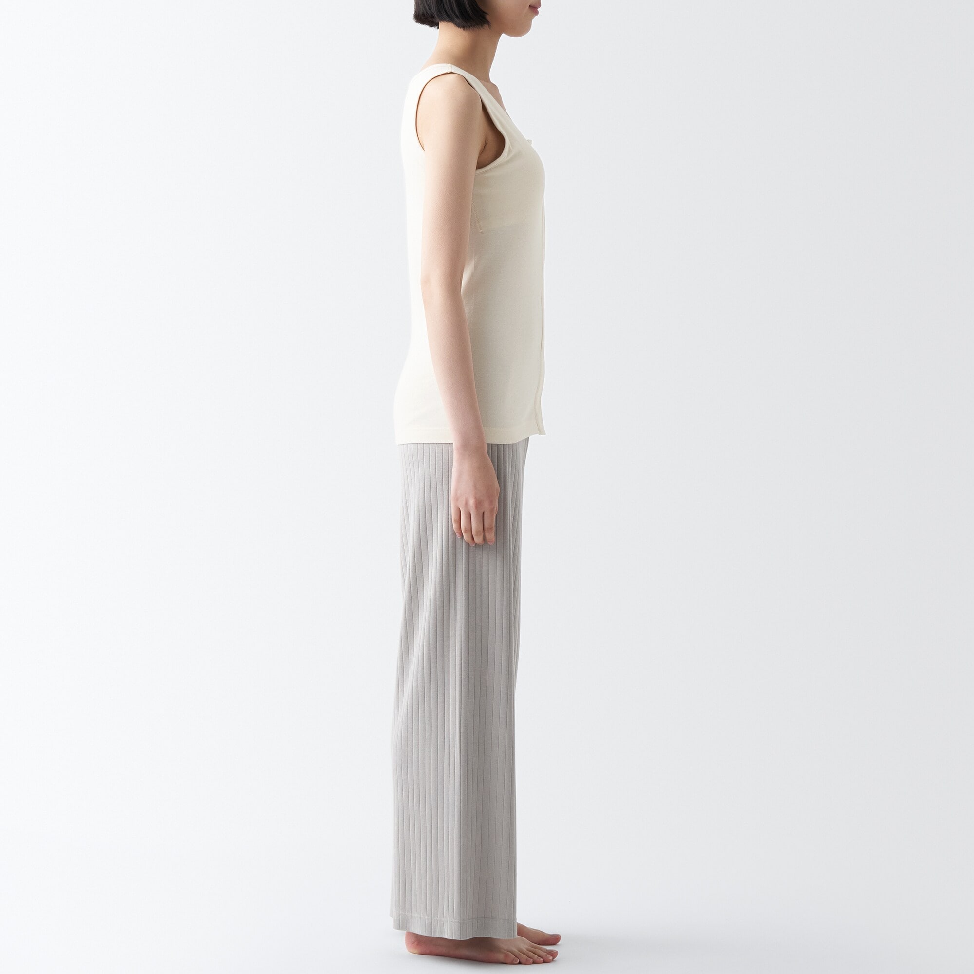 婦人　無染色前開きカップ入りタンクトップ