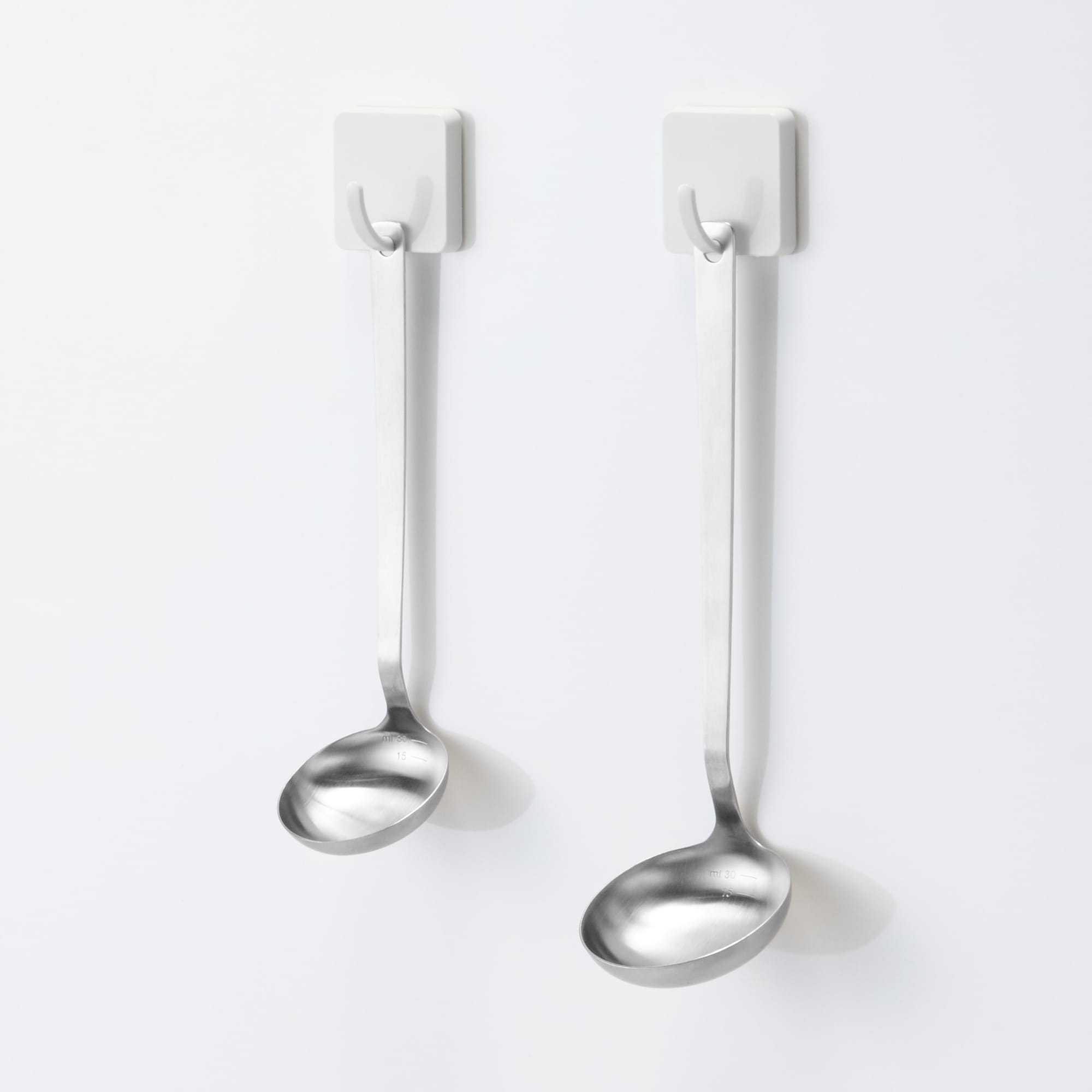 貼り直しできる粘着シートフック