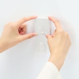 貼り直しできる粘着シートフック