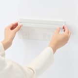 貼り直しできる粘着シートタオルハンガー