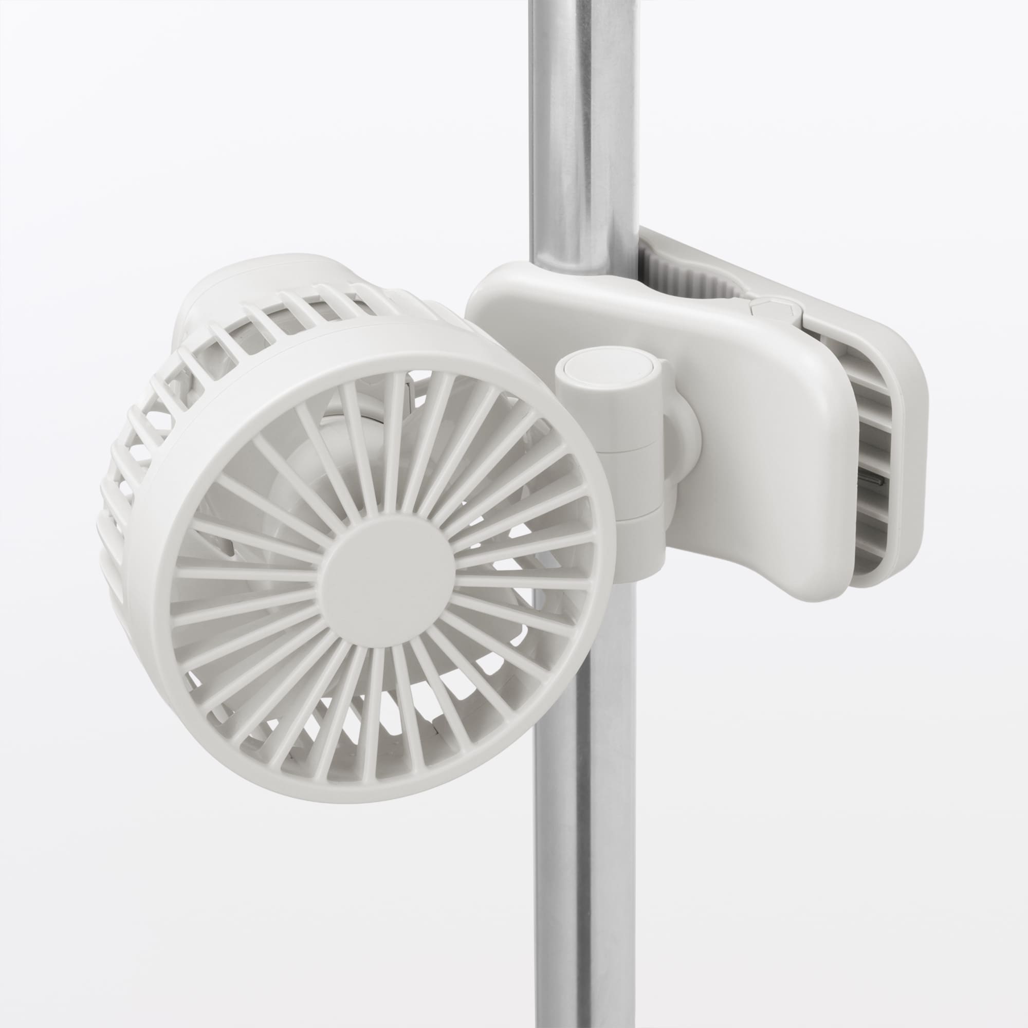 置いても使える　充電式クリップファン　ミニ