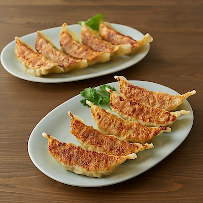 国産豚肉とニラの大きな餃子　１０個入り