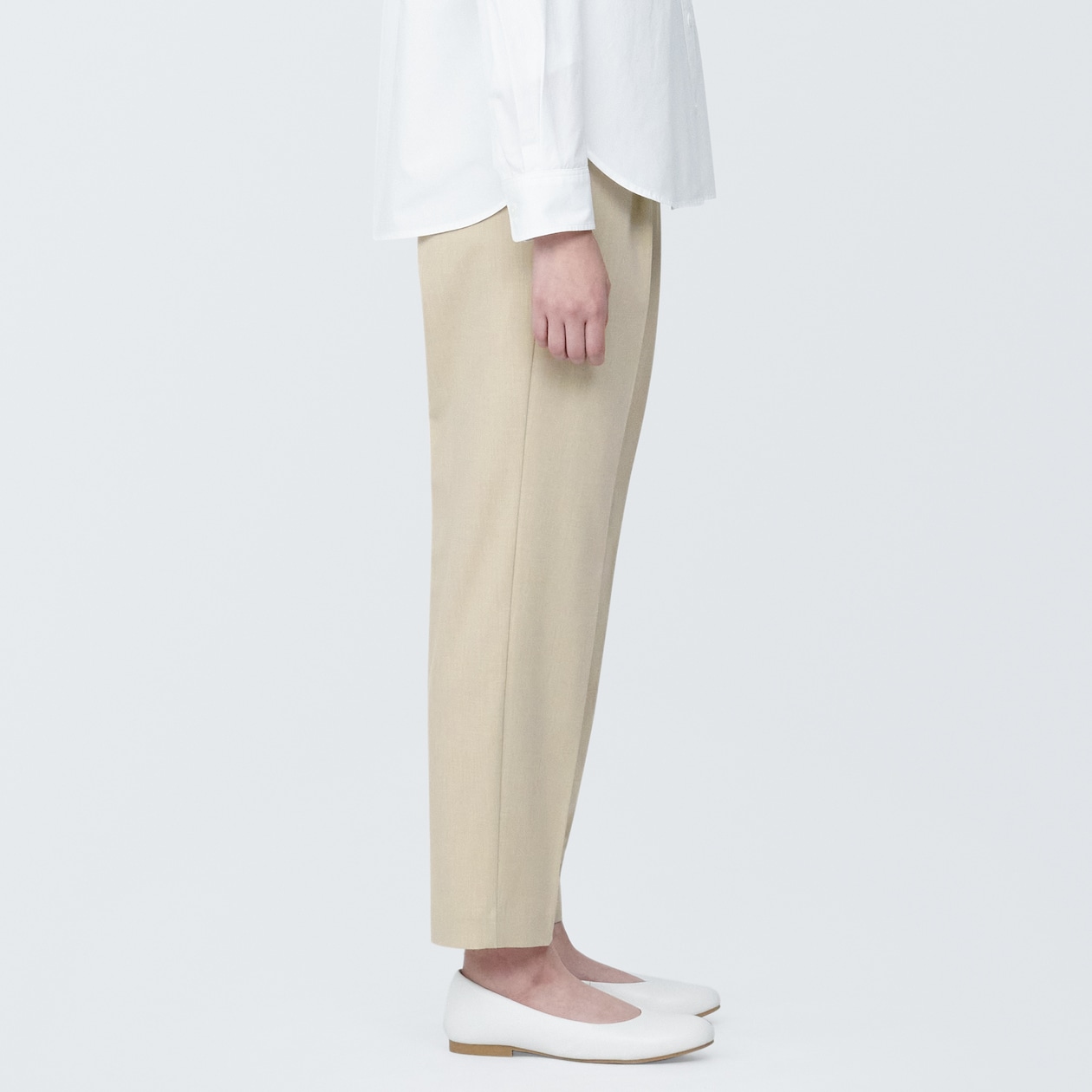 婦人　シワになりにくいタックテーパードパンツ