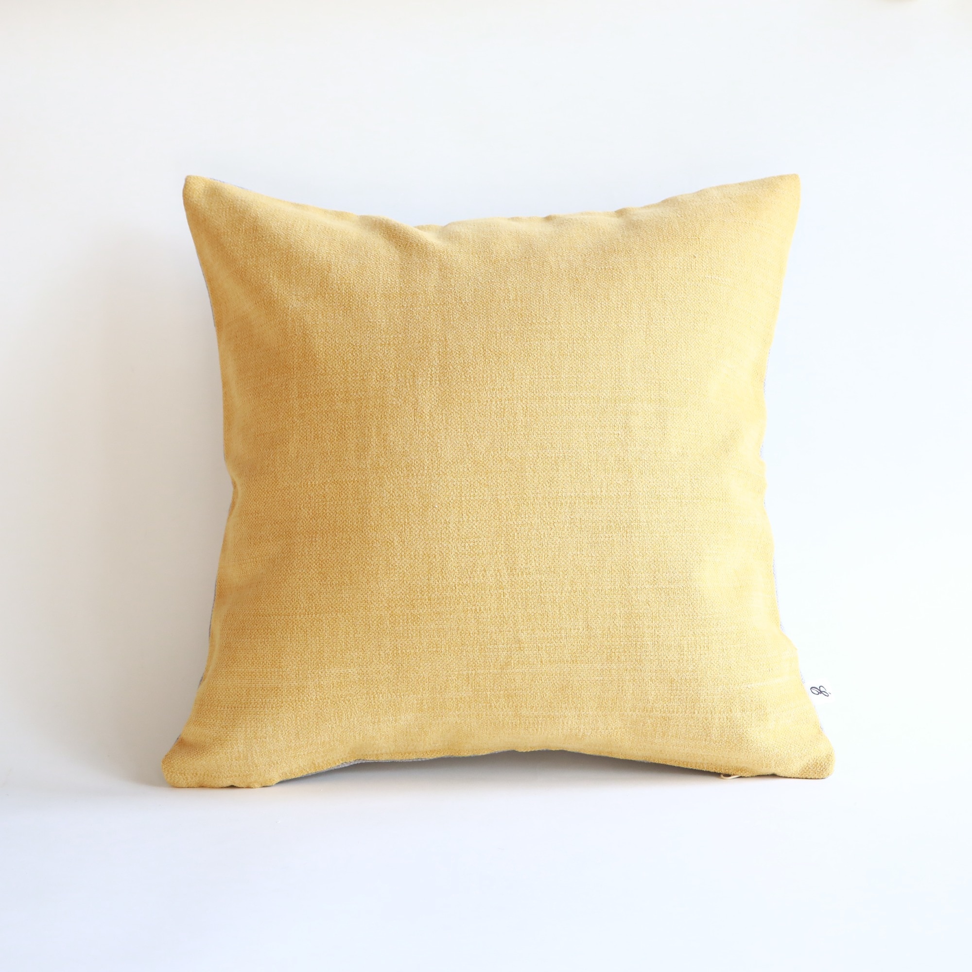 ［ＩＤＥＥ］カレイド　クッションカバー　４０ｃｍ角　サフラン×フェザー