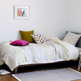 ［ＩＤＥＥ］カレイド　クッションカバー　４０ｃｍ角　コーラル×ベージュ