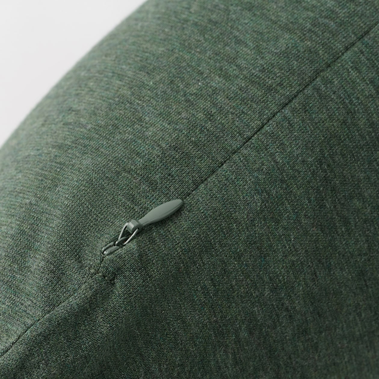 【中】フィットするネッククッション