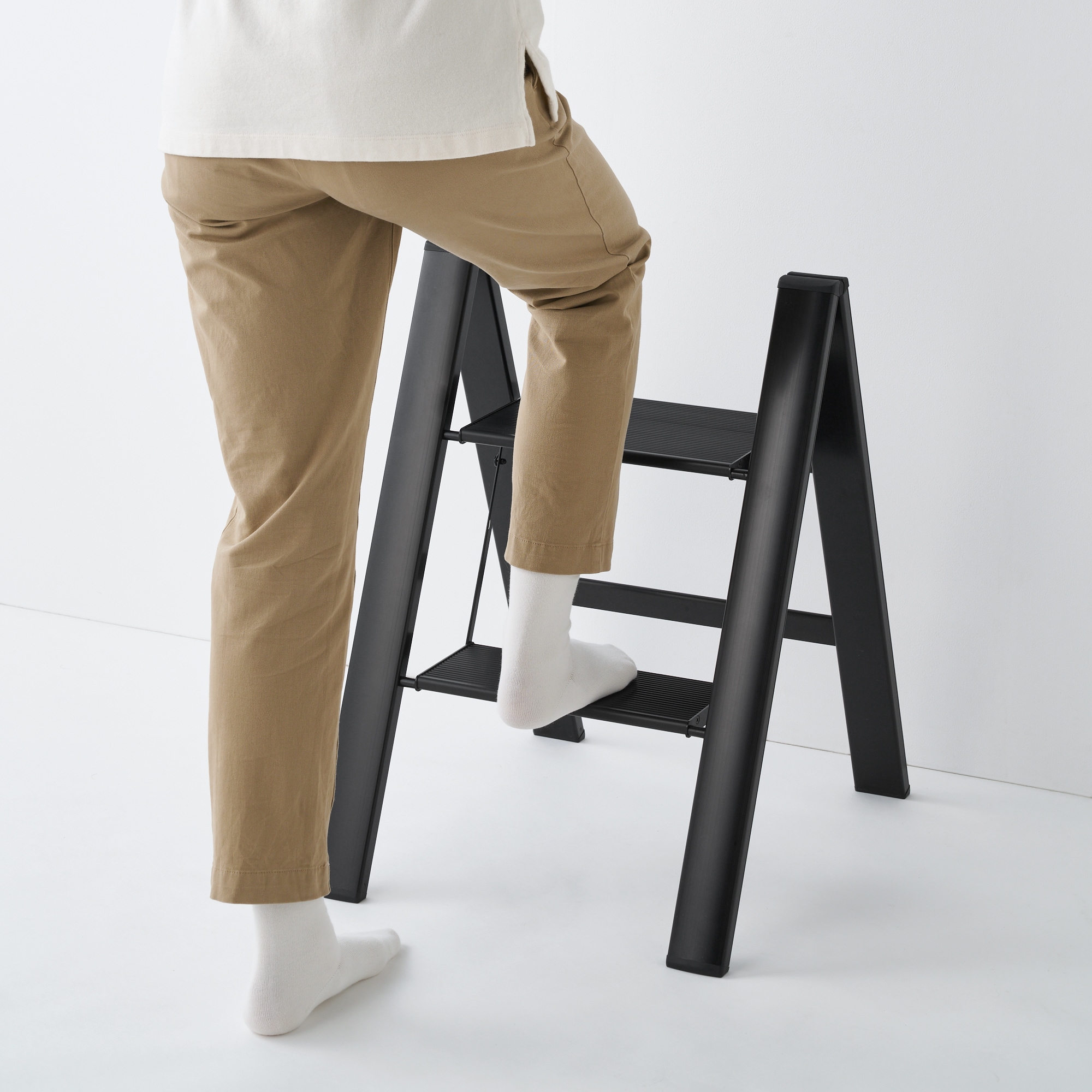 アルミ　　踏み台　２段　ダークグレー　