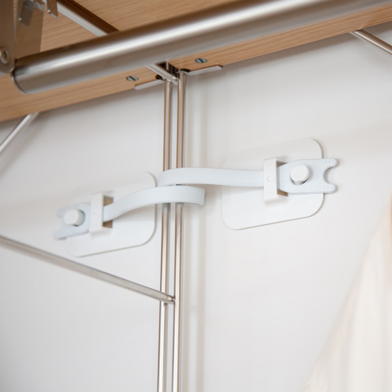 家具用転倒防止器具