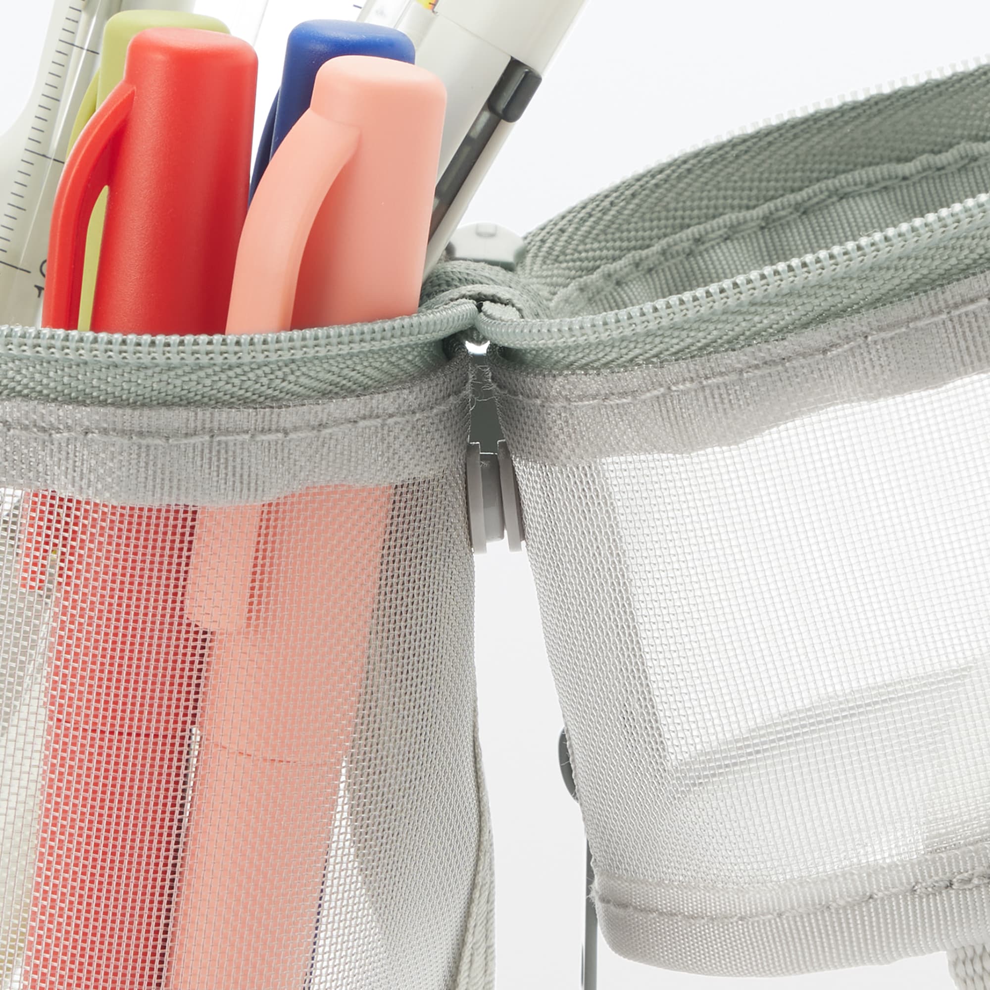 ナイロンメッシュ縦でも横でも使えるペンケース