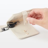 自立するカードホルダー・リール付