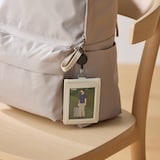 自立するカードホルダー・リール付