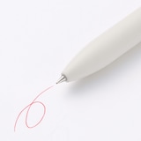 書き味なめらかな油性ボールペン