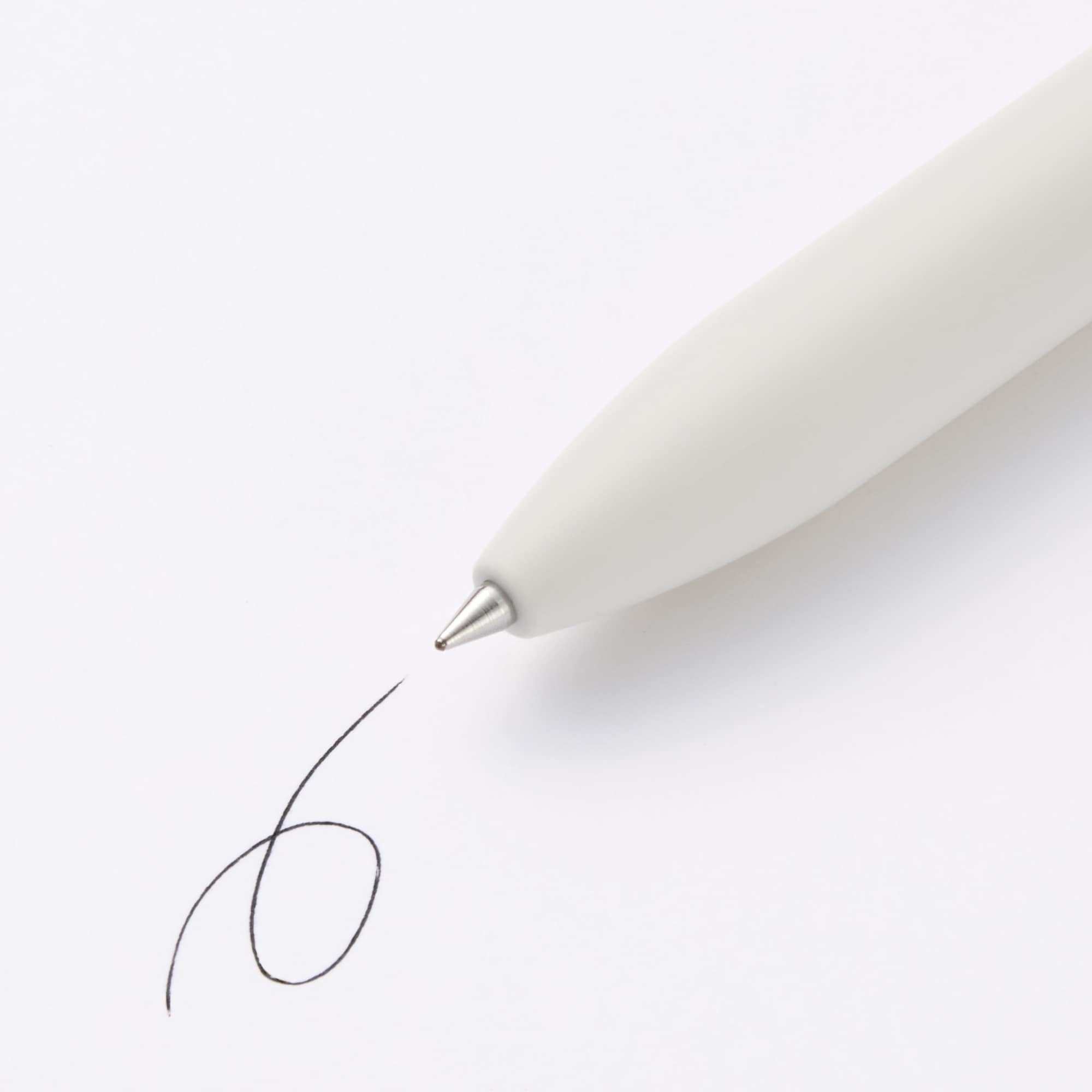 書き味なめらかな油性ボールペン | 無印良品