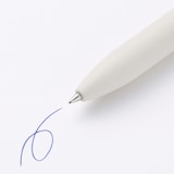 書き味なめらかな油性ボールペン