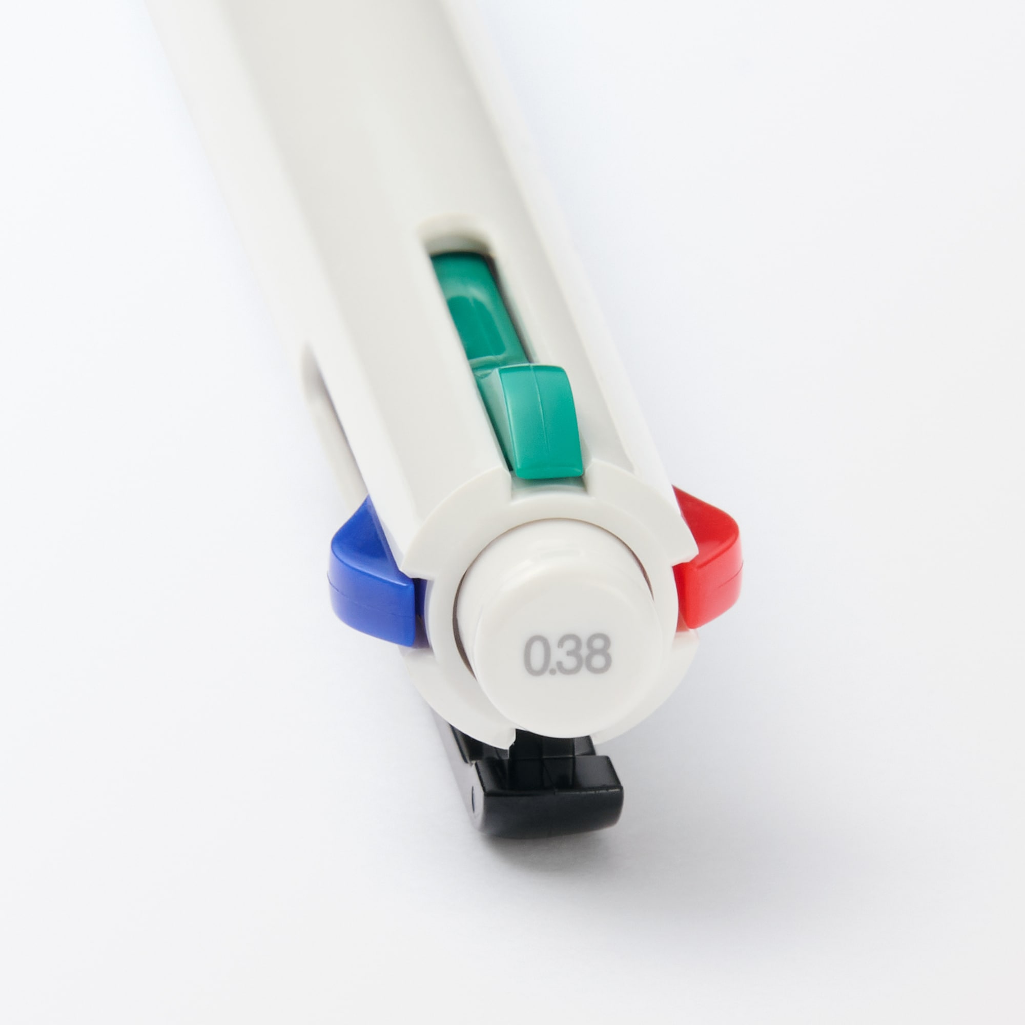 書き味なめらかな４色油性ボールペン