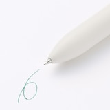 書き味なめらかな４色油性ボールペン