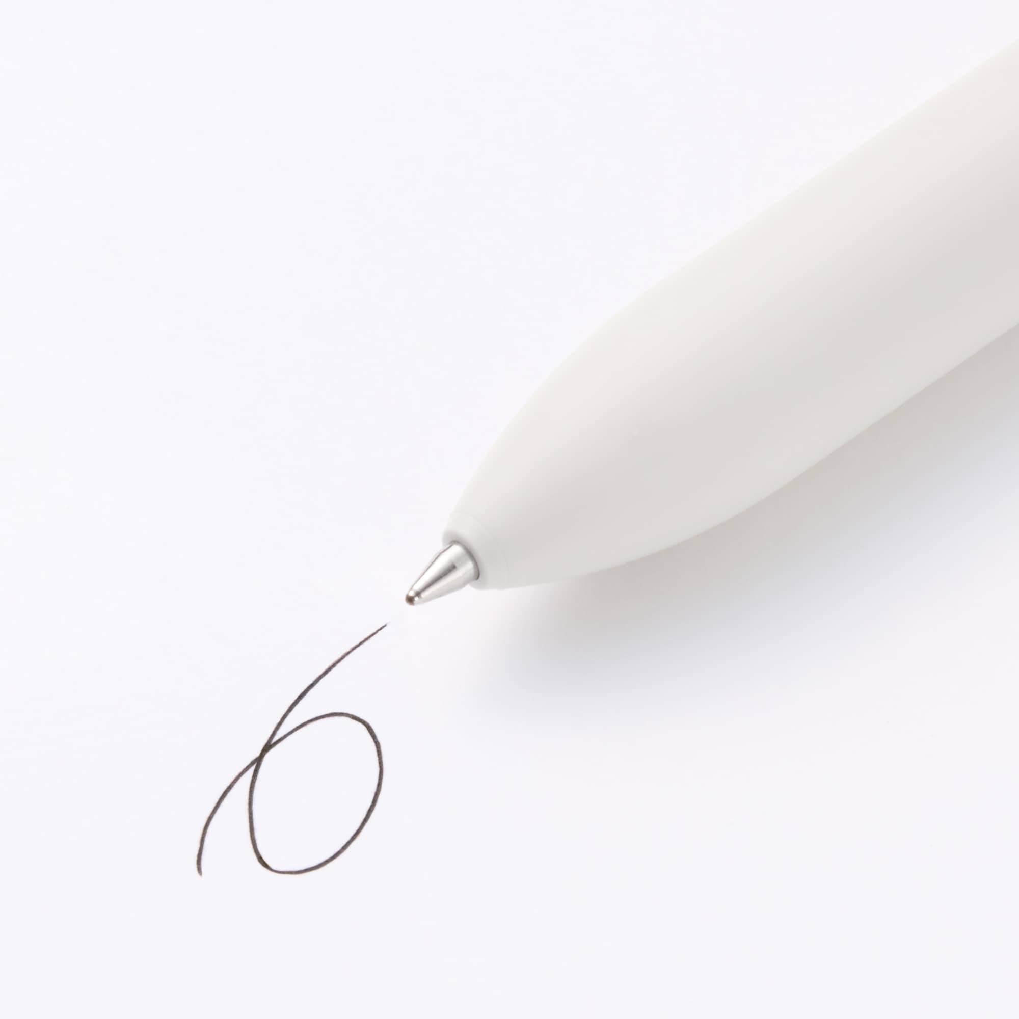 書き味なめらかな３色ボールペン・シャープペン