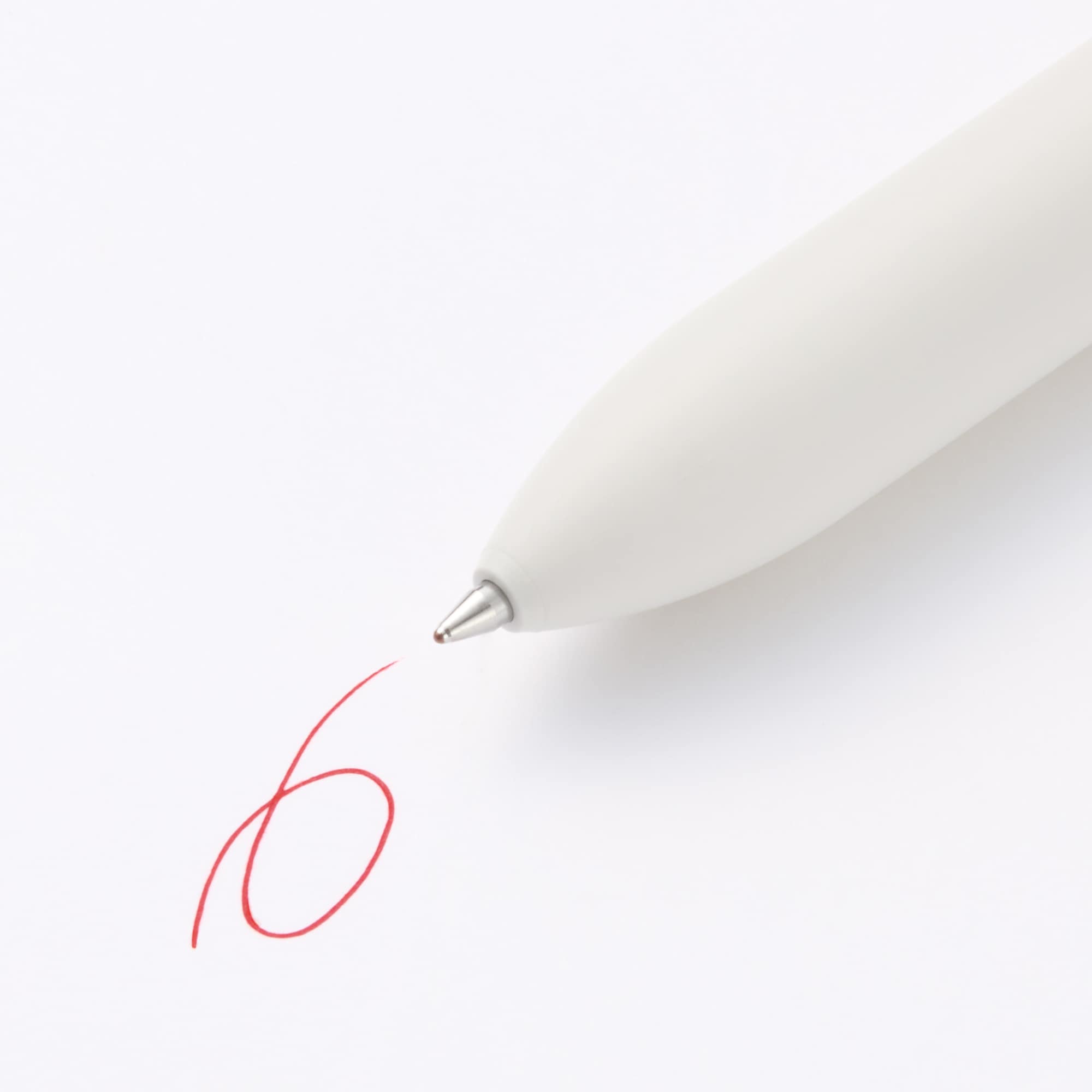 書き味なめらかな３色ボールペン・シャープペン