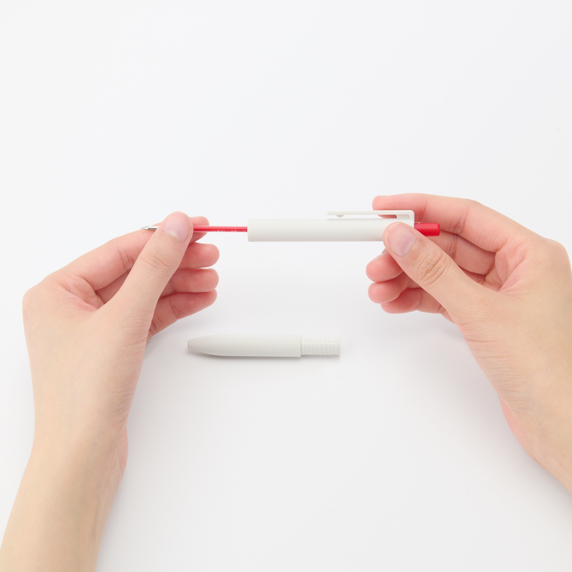 替芯　書き味なめらかな油性ボールペン