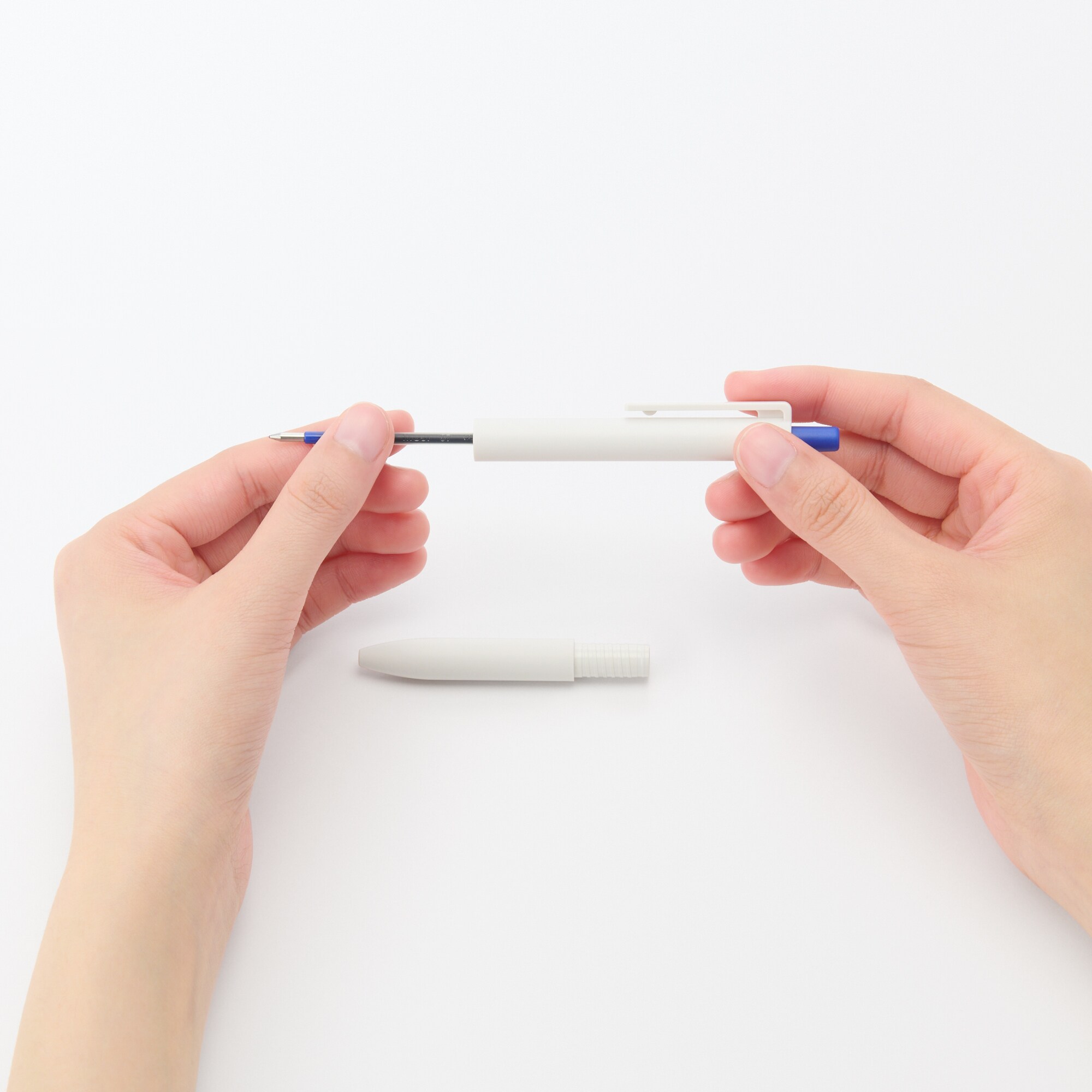 替芯　書き味なめらかな油性ボールペン