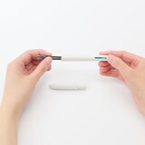 替芯　書き味なめらかな油性ボールペン