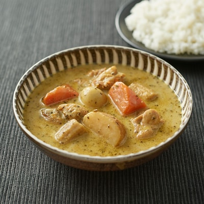 素材を生かした とんこつと和風だしのクリーミースープカレー