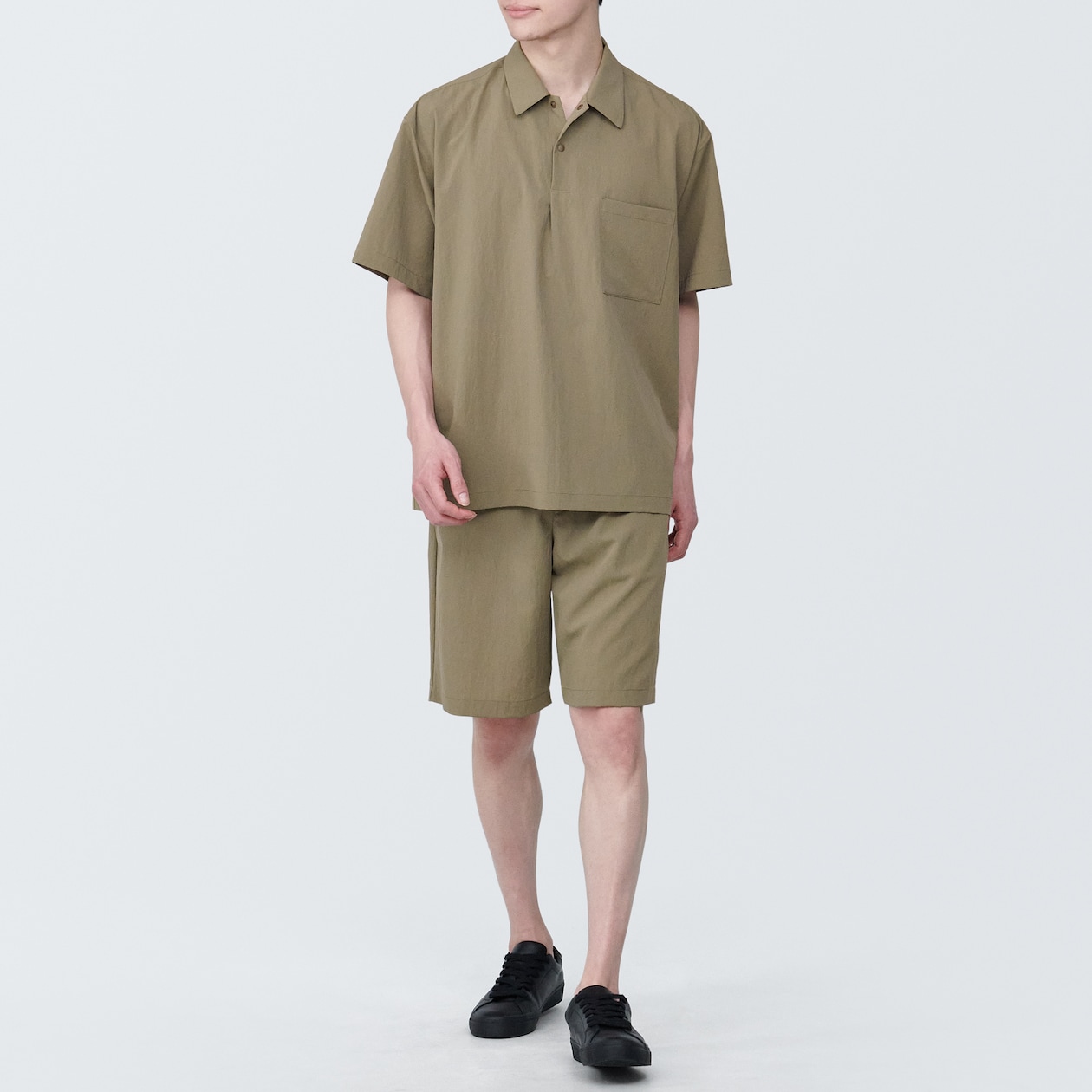 紳士　風を通すストレッチショートパンツ