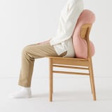 背当てにもなるやわらかマルチクッション