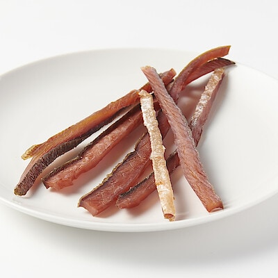 【１１月２６日順次発売予定】【季節限定】皮付き無選別鮭とば　６３ｇ