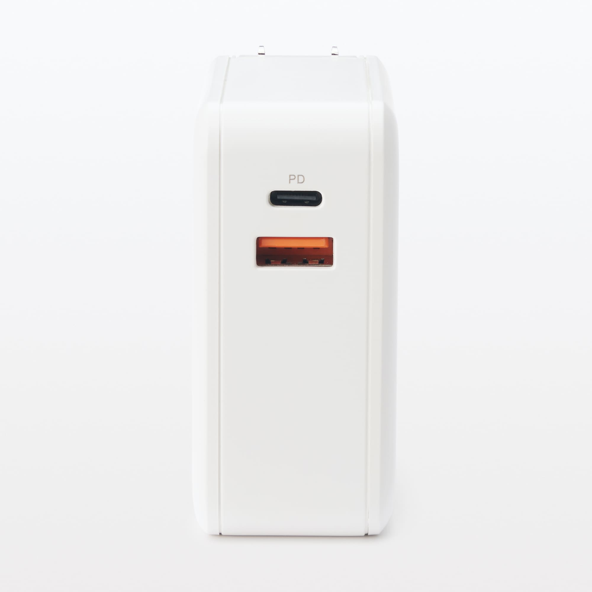 急速充電ができるモバイルバッテリー付充電器　５０００ｍＡｈ　ＵＳＢ－Ｃ／Ａ