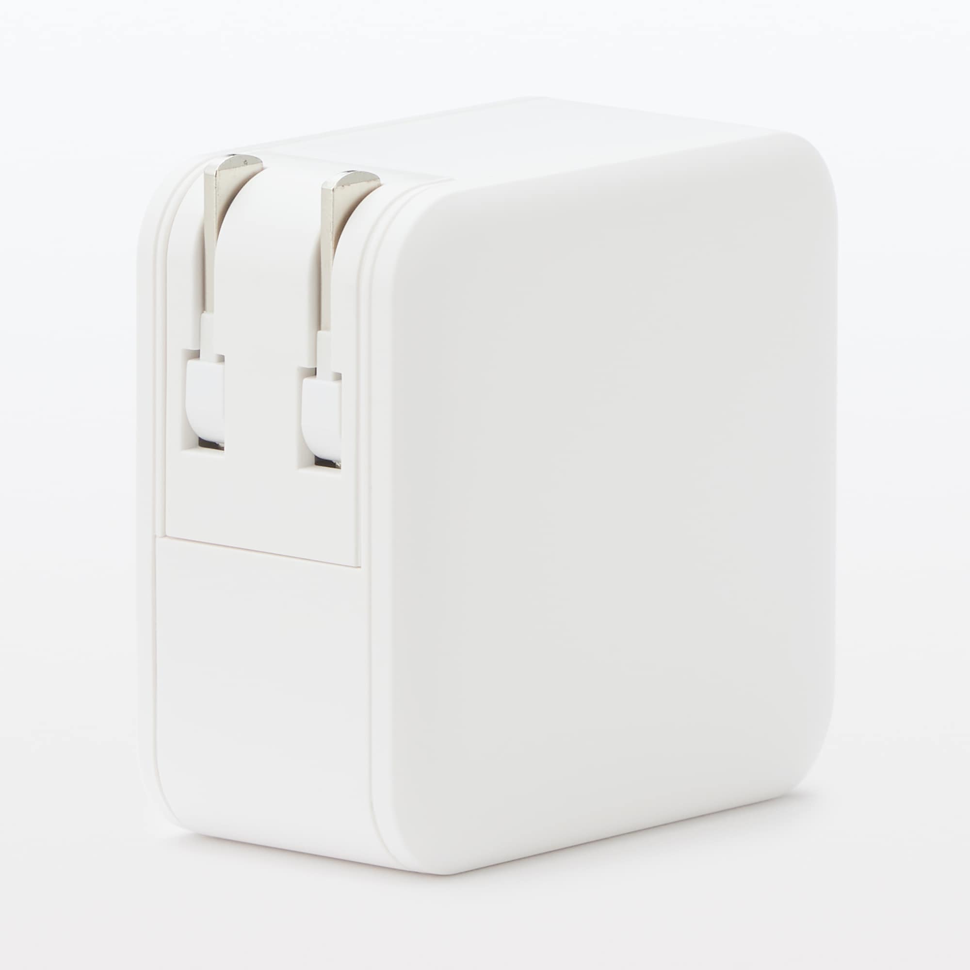 急速充電器　ＵＳＢ－Ｃ　２ポート／　ＵＳＢ－Ａ