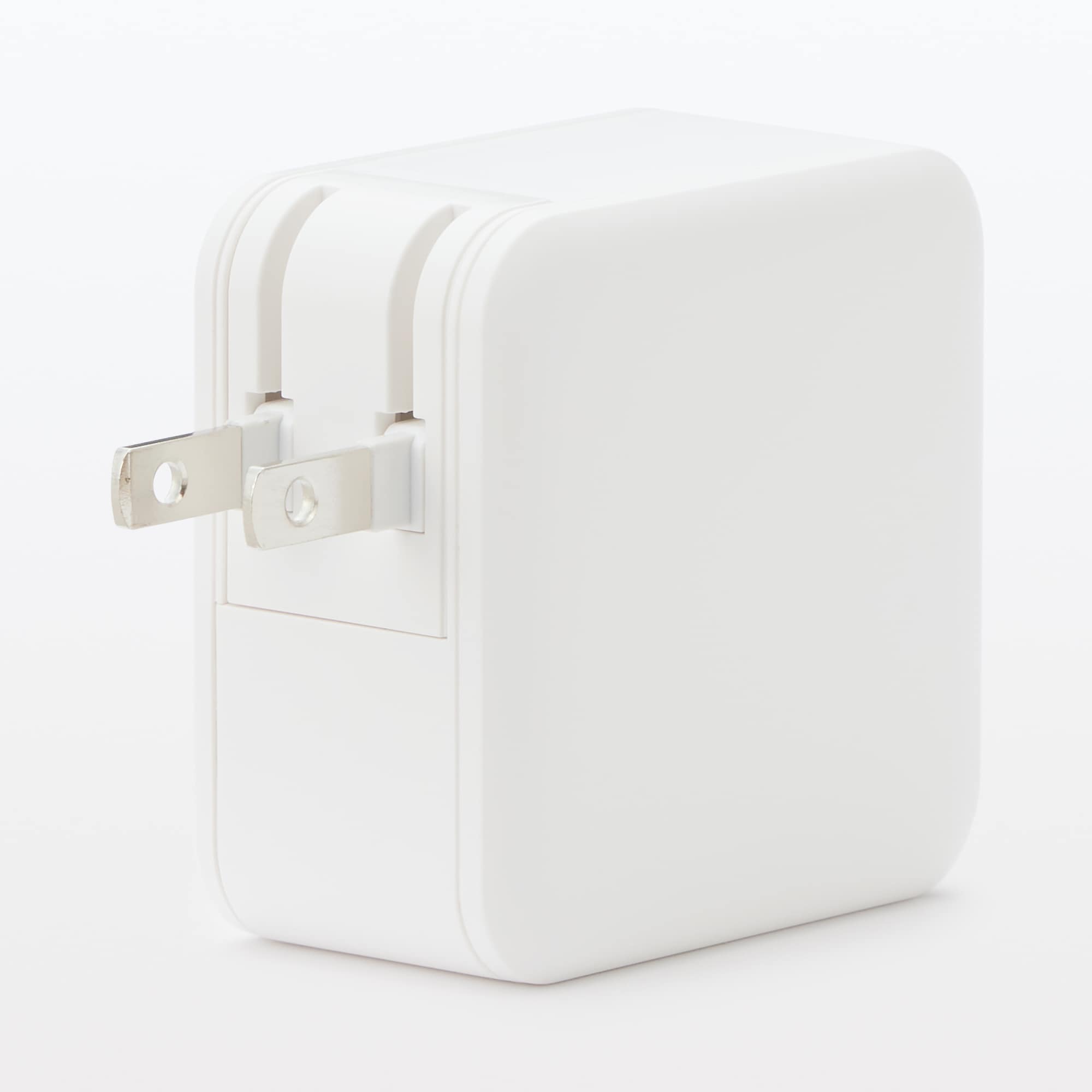 急速充電器　ＵＳＢ－Ｃ　２ポート／　ＵＳＢ－Ａ