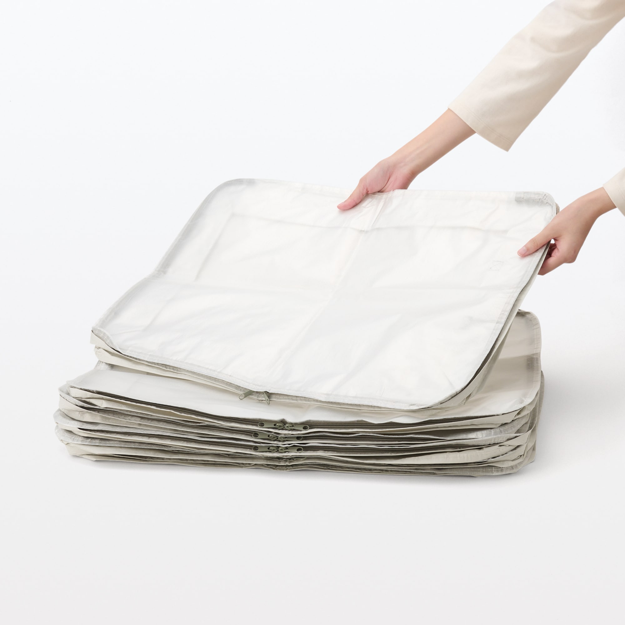 レジャーシートでつくった　たためる収納袋　大