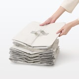 レジャーシートでつくった　たためる収納袋　中