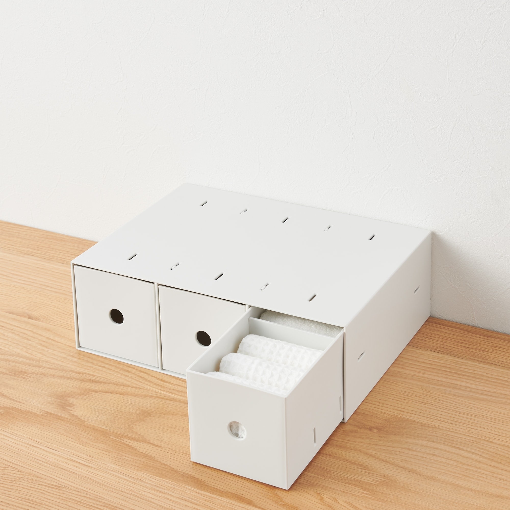 再生ポリプロピレン入り小物収納ボックス３段・ホワイトグレー