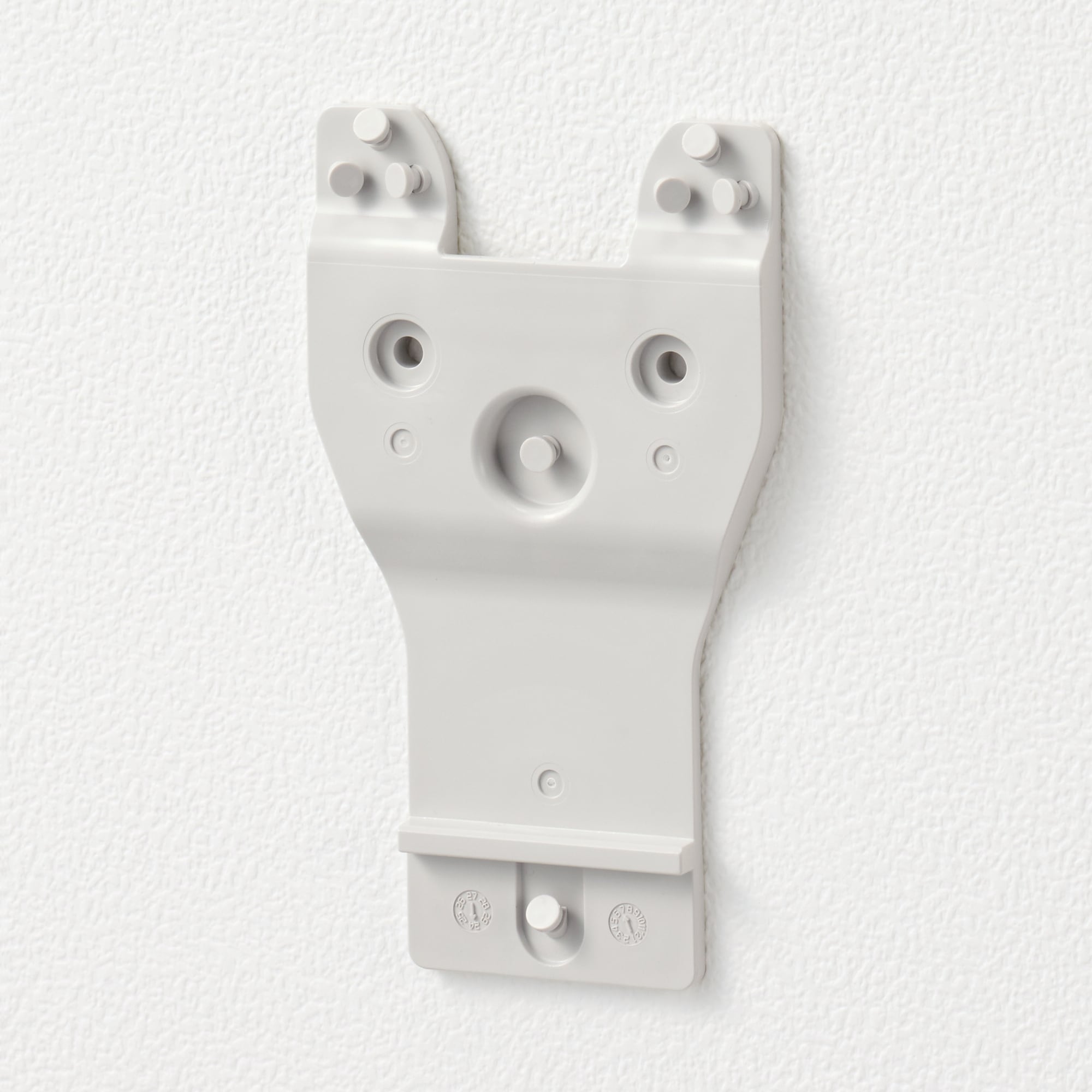 壁に付けられる家具猫用ステップ　オーク材突板