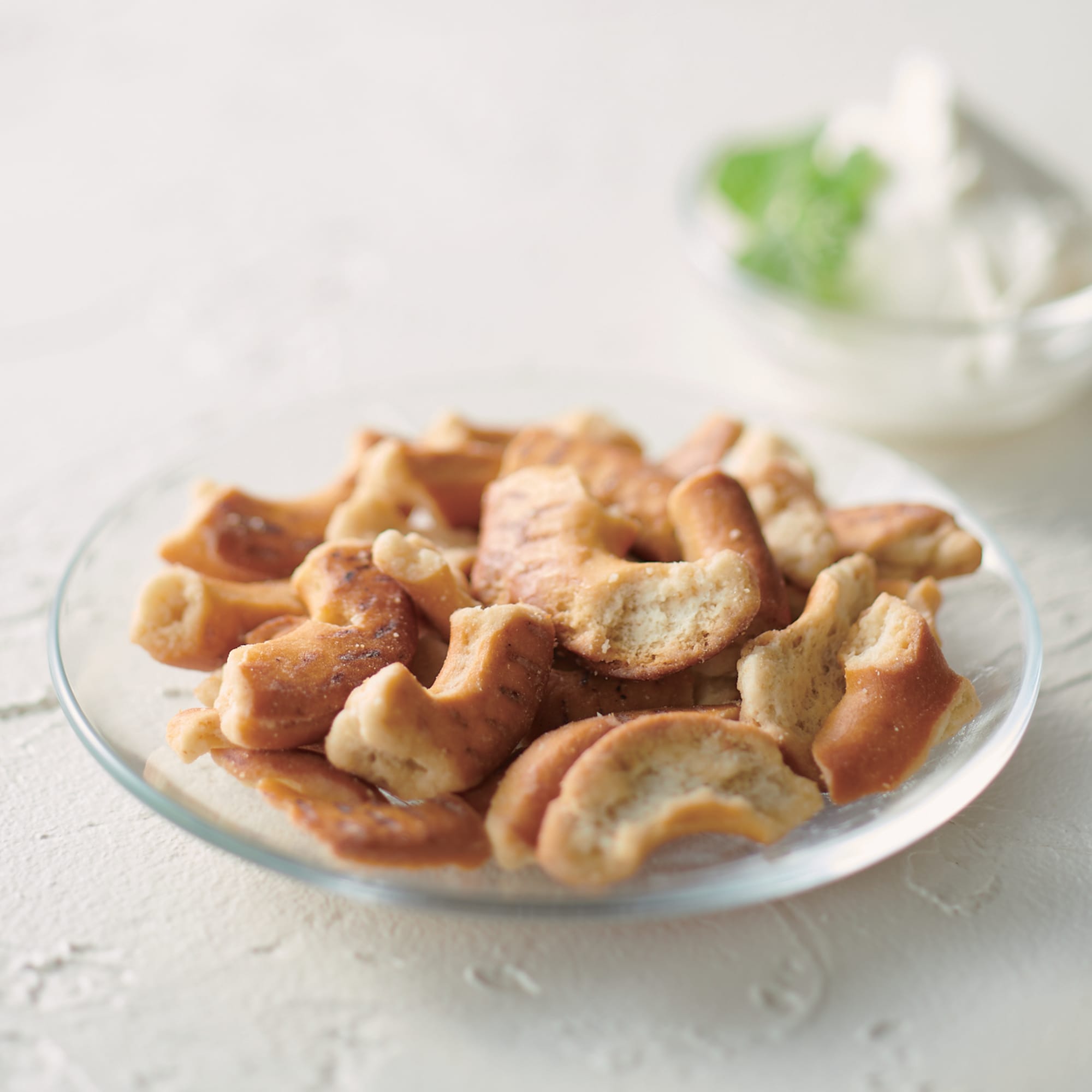 クラックプレッツェル　サワークリームオニオン味　