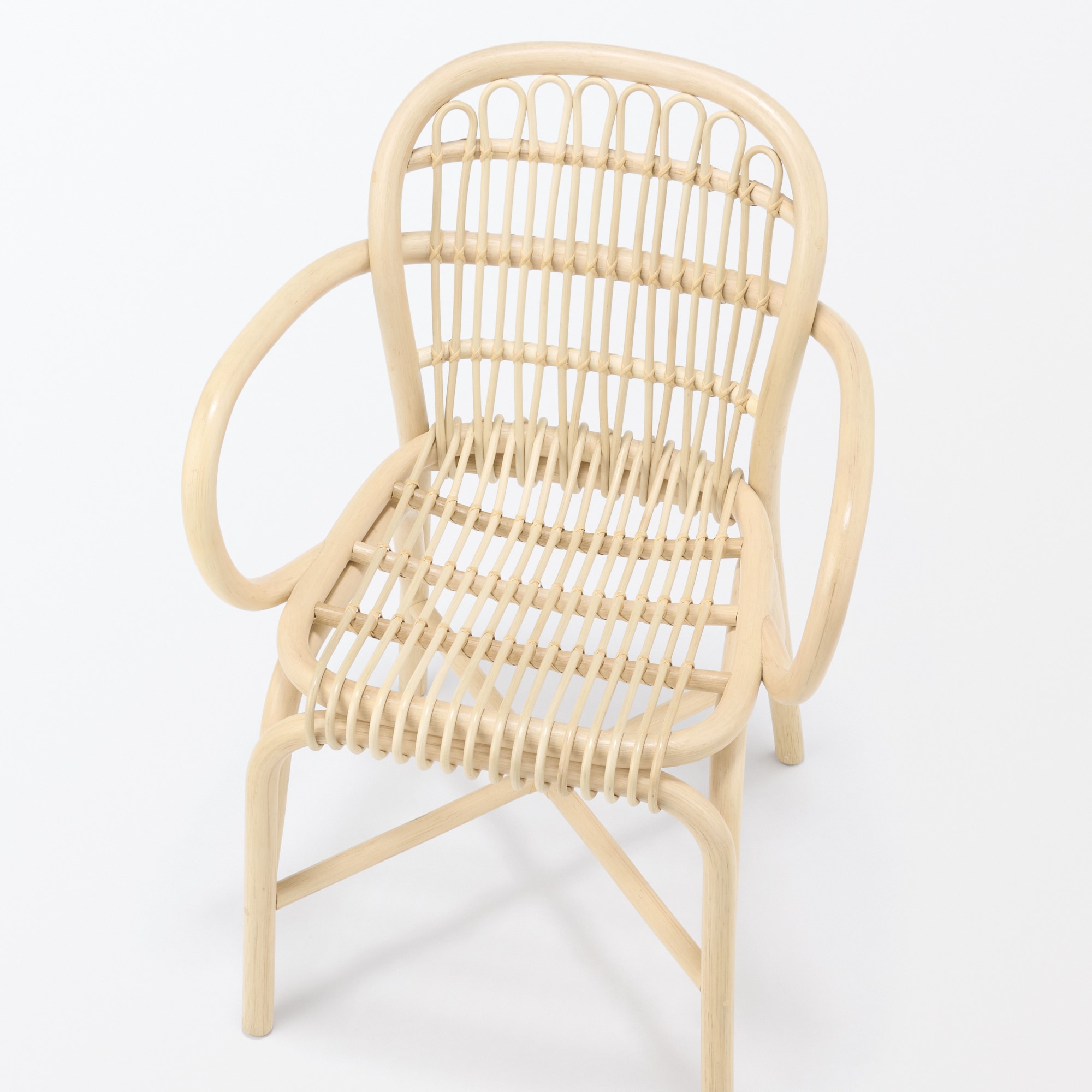 ラタンアームチェア