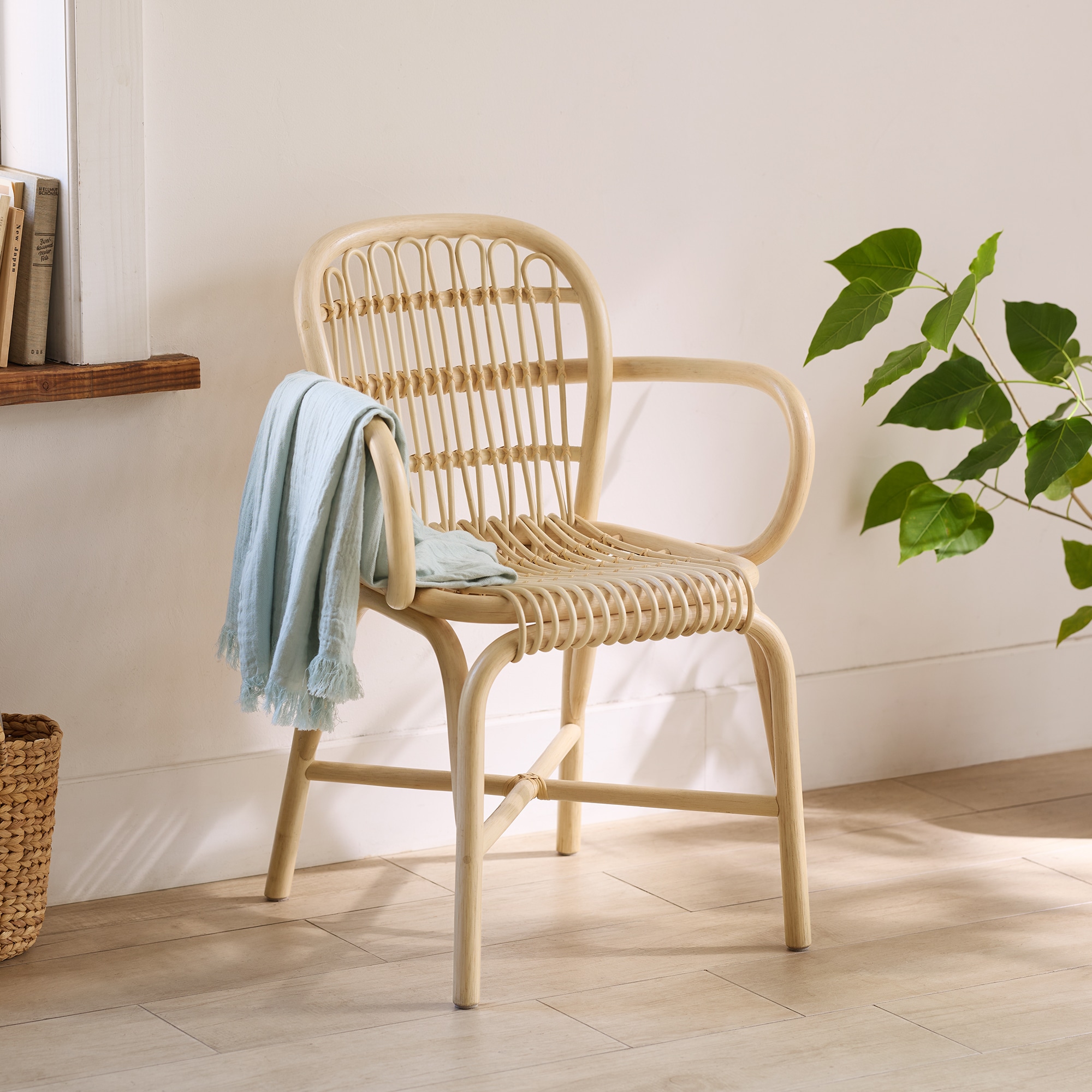 ラタンアームチェア