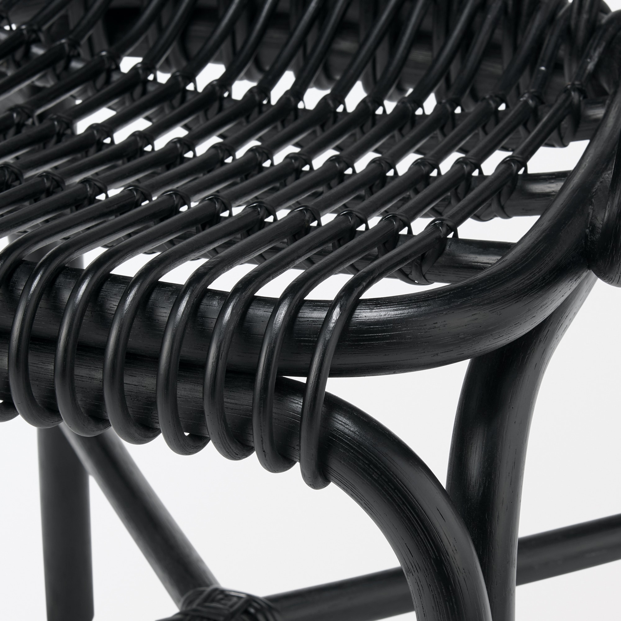 ラタンアームチェア