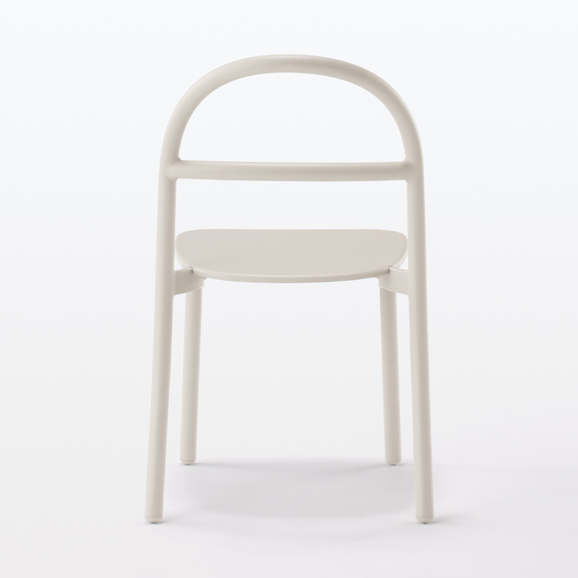 中でも外でも使える　アルミチェア