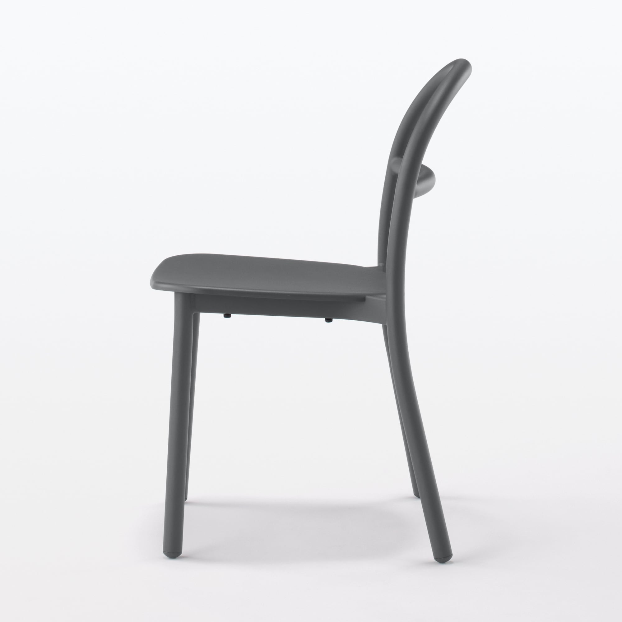 中でも外でも使える　アルミチェア