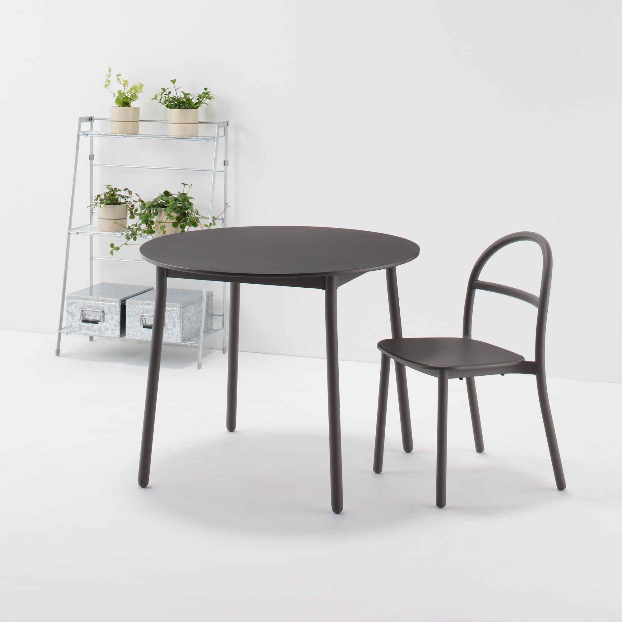 中でも外でも使える　アルミチェア