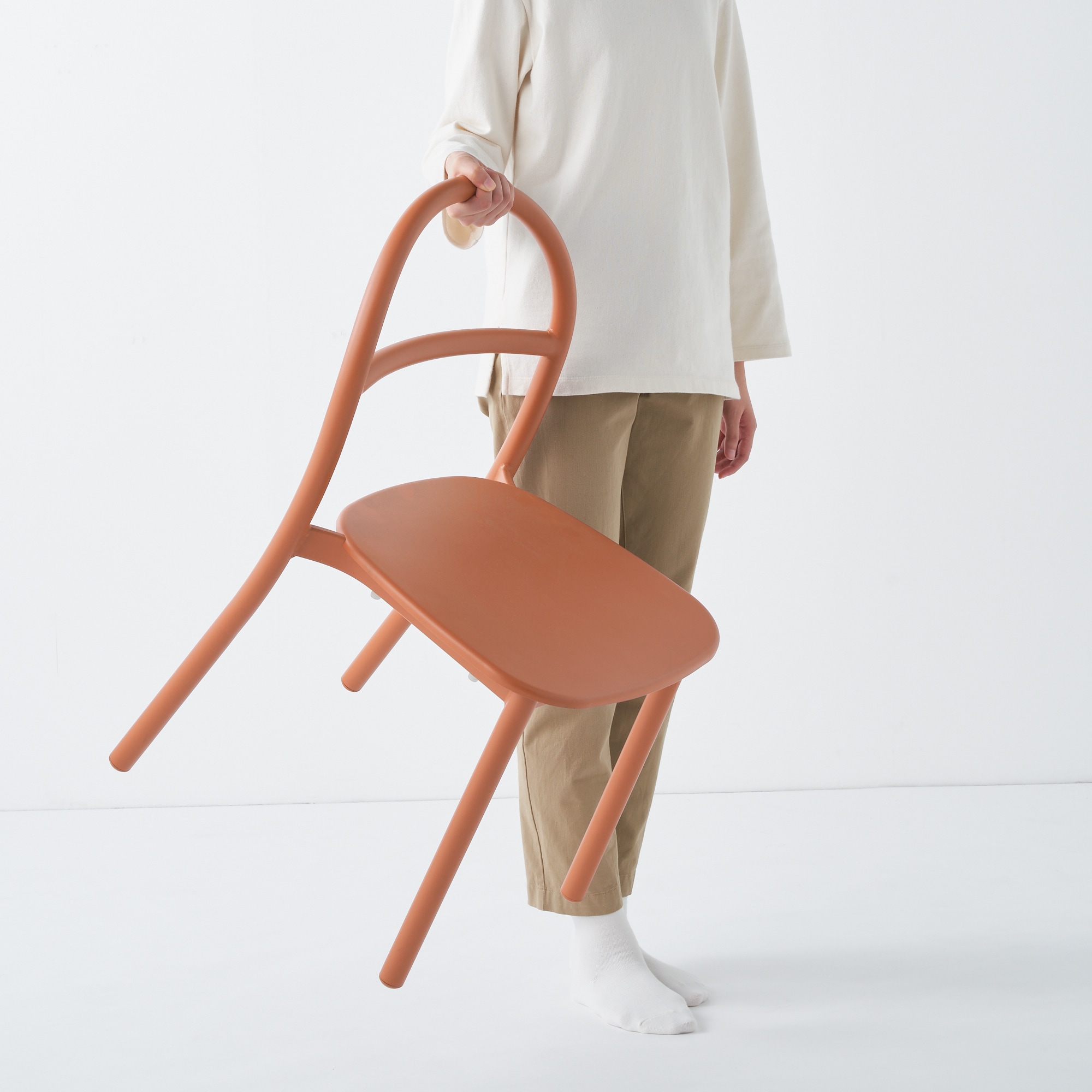 中でも外でも使える　アルミチェア