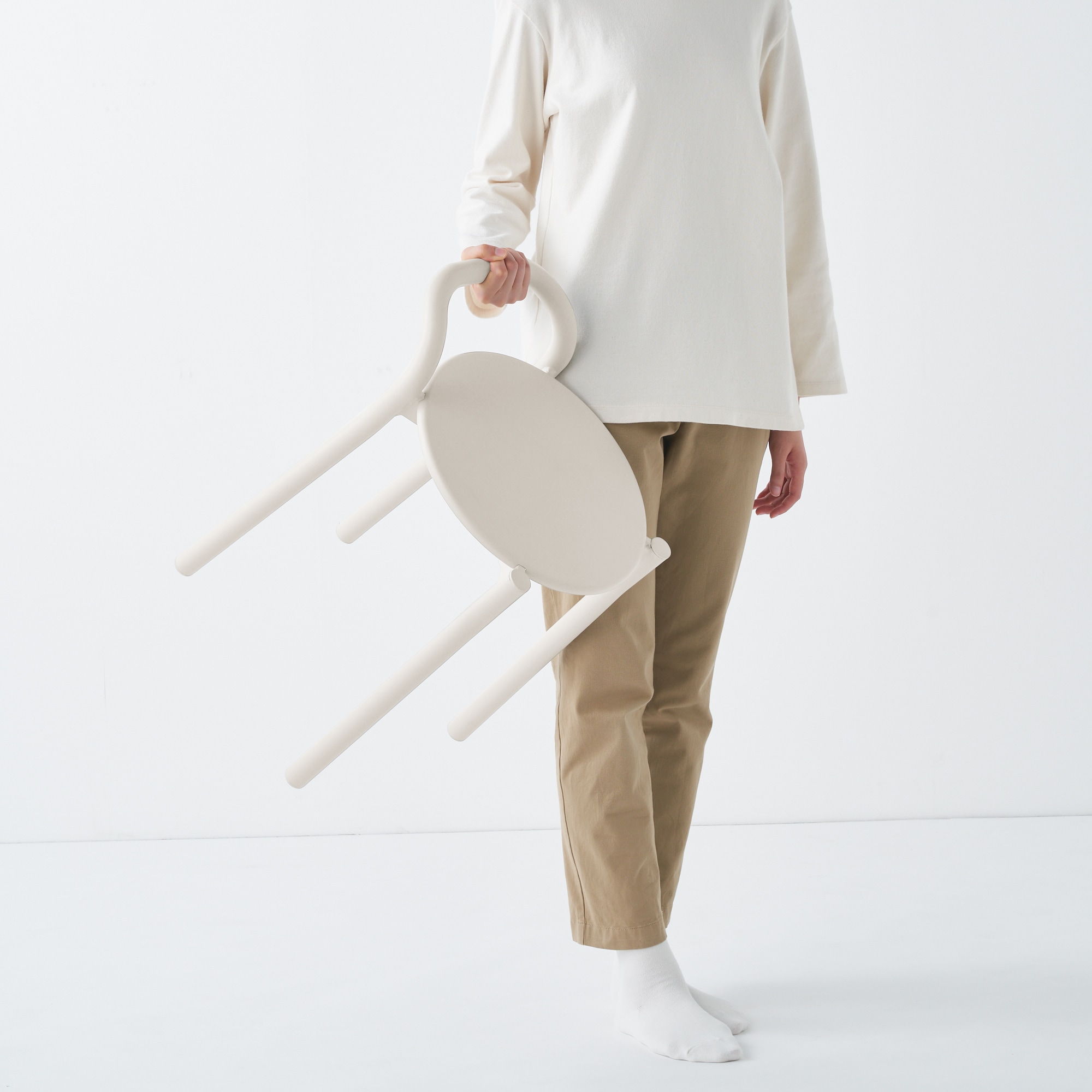 中でも外でも使える アルミスツール | 無印良品