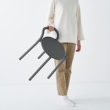 中でも外でも使える　アルミスツール