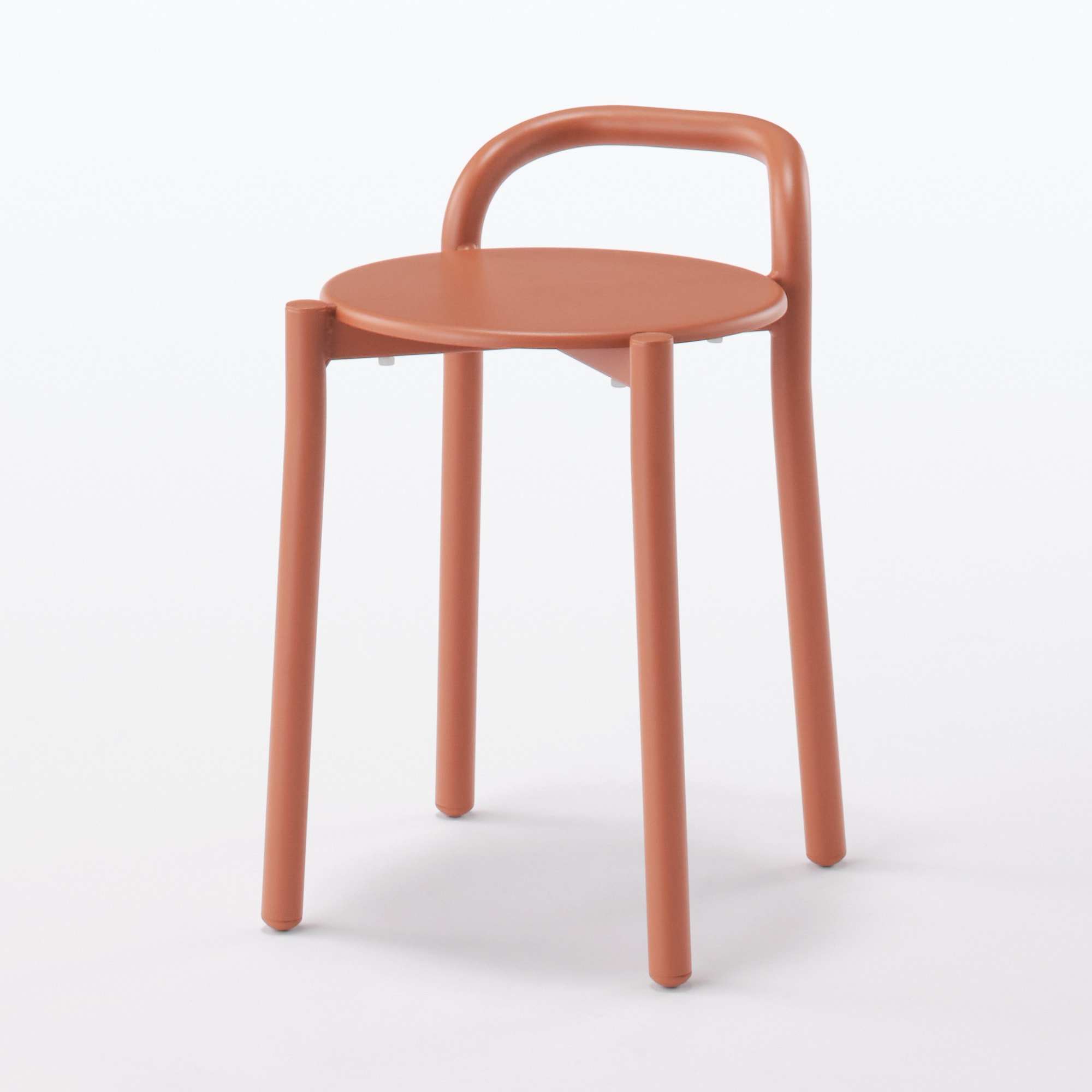 中でも外でも使える　アルミスツール